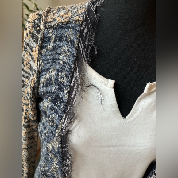 BKE gimmicks open blue and tan cardigan - Picture 3 of 8